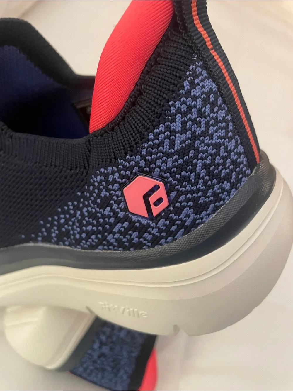 Womens like new! Slip-On Knit Sneakers in  Navy and Pink